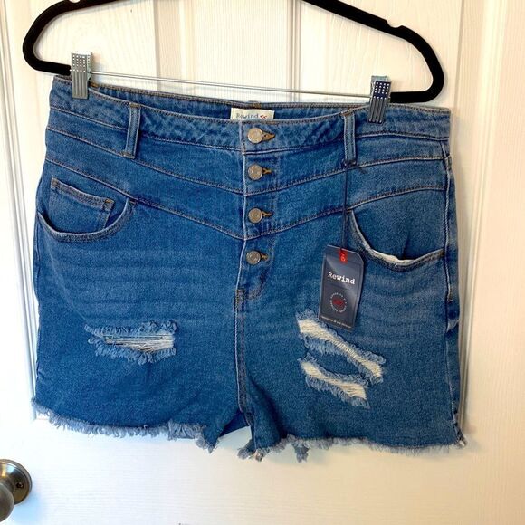 NWT- rewind high rise, medium wash- distressed Jean shorts- size 15/32W - Picture 1 of 13